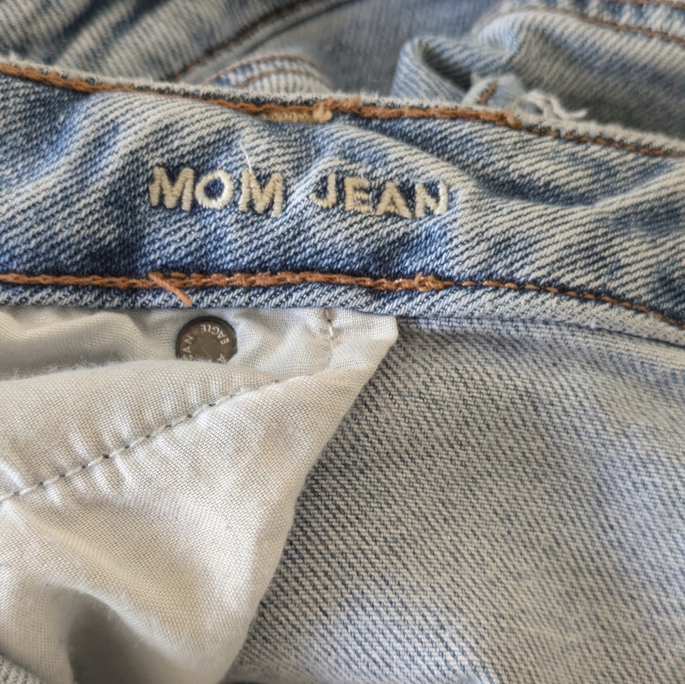American Eagle Light Wash Stretch Distressed Mom Jeans sz 20 - Picture 7 of 10